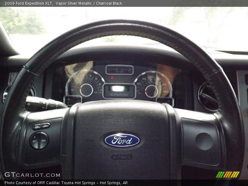 Vapor Silver Metallic / Charcoal Black 2009 Ford Expedition XLT