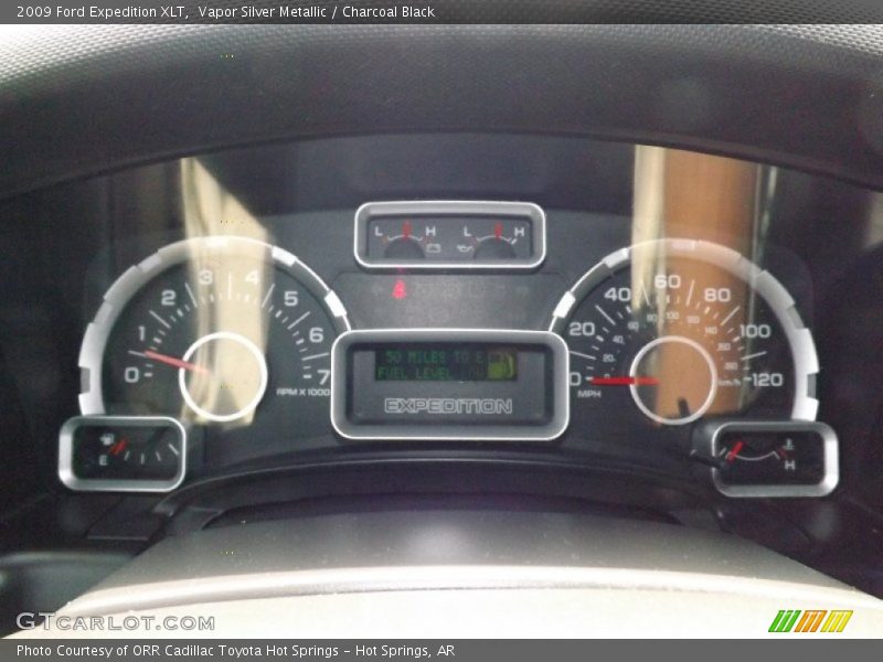 Vapor Silver Metallic / Charcoal Black 2009 Ford Expedition XLT
