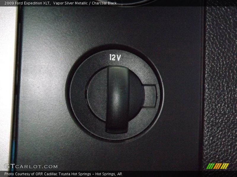 Vapor Silver Metallic / Charcoal Black 2009 Ford Expedition XLT