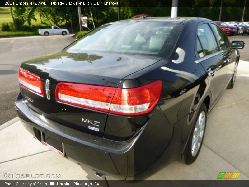 Tuxedo Black Metallic / Dark Charcoal 2011 Lincoln MKZ AWD