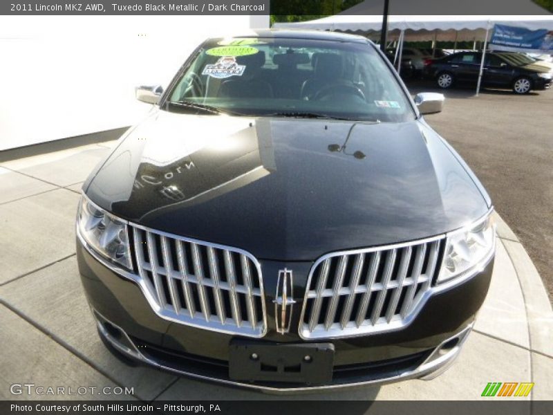 Tuxedo Black Metallic / Dark Charcoal 2011 Lincoln MKZ AWD