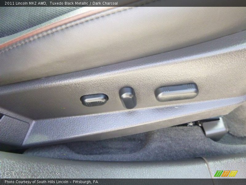 Tuxedo Black Metallic / Dark Charcoal 2011 Lincoln MKZ AWD
