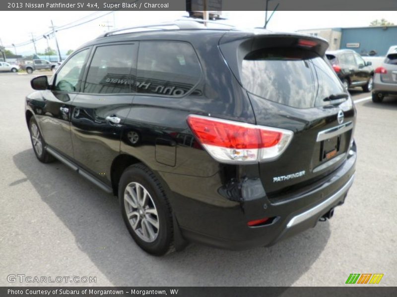 Super Black / Charcoal 2013 Nissan Pathfinder SV 4x4