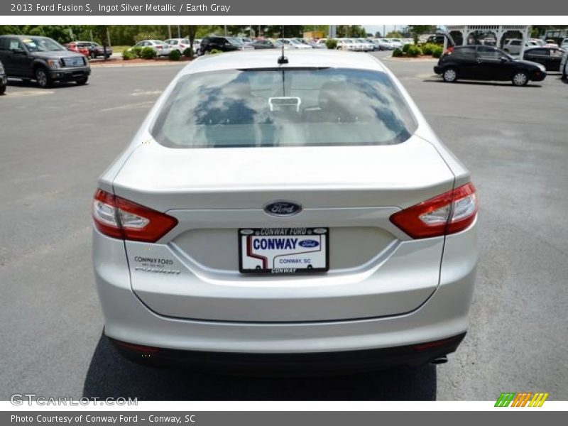 Ingot Silver Metallic / Earth Gray 2013 Ford Fusion S