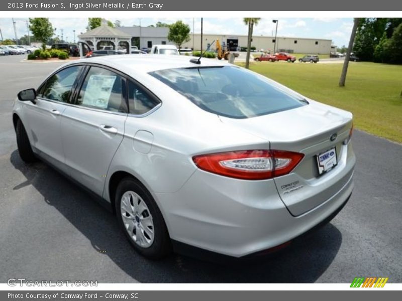Ingot Silver Metallic / Earth Gray 2013 Ford Fusion S