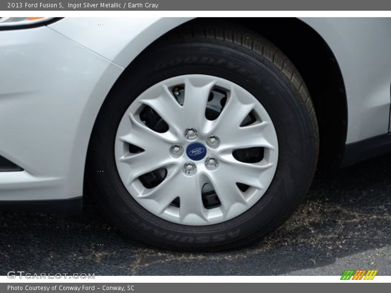 Ingot Silver Metallic / Earth Gray 2013 Ford Fusion S