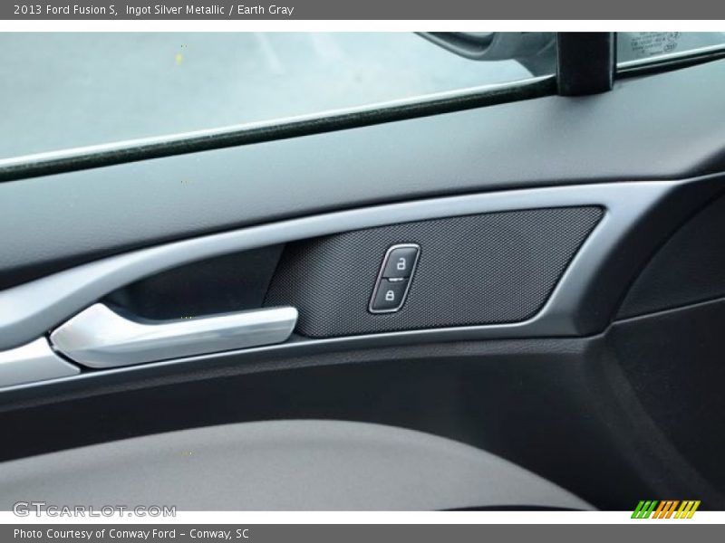 Ingot Silver Metallic / Earth Gray 2013 Ford Fusion S