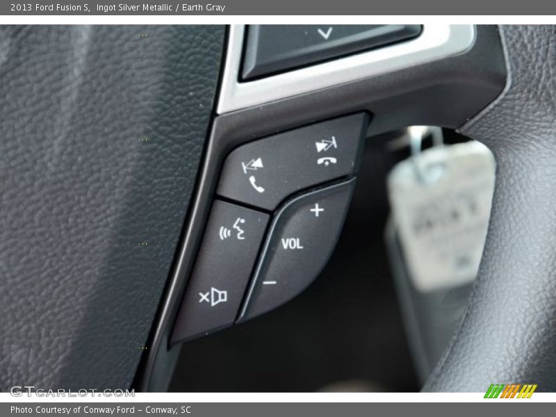 Ingot Silver Metallic / Earth Gray 2013 Ford Fusion S