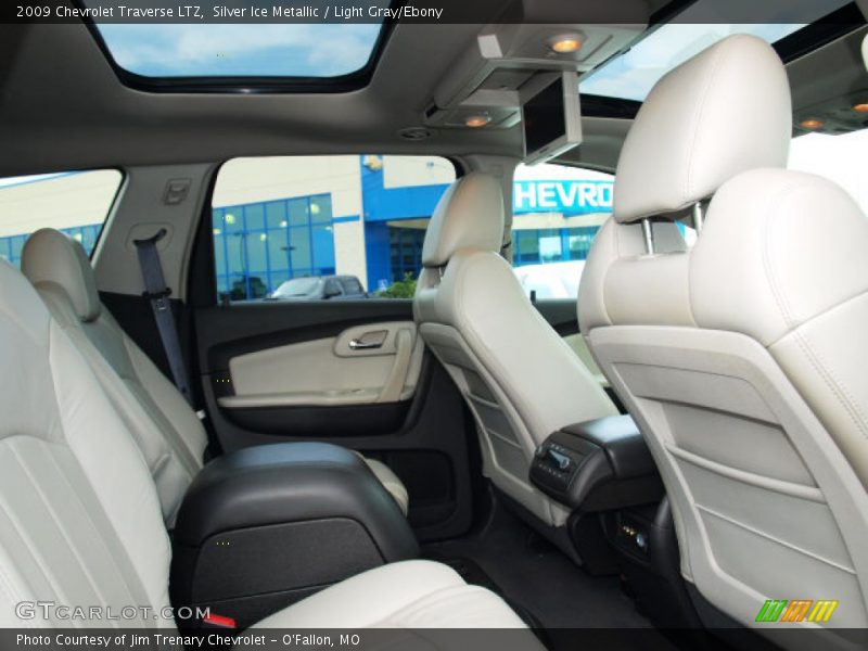 Silver Ice Metallic / Light Gray/Ebony 2009 Chevrolet Traverse LTZ
