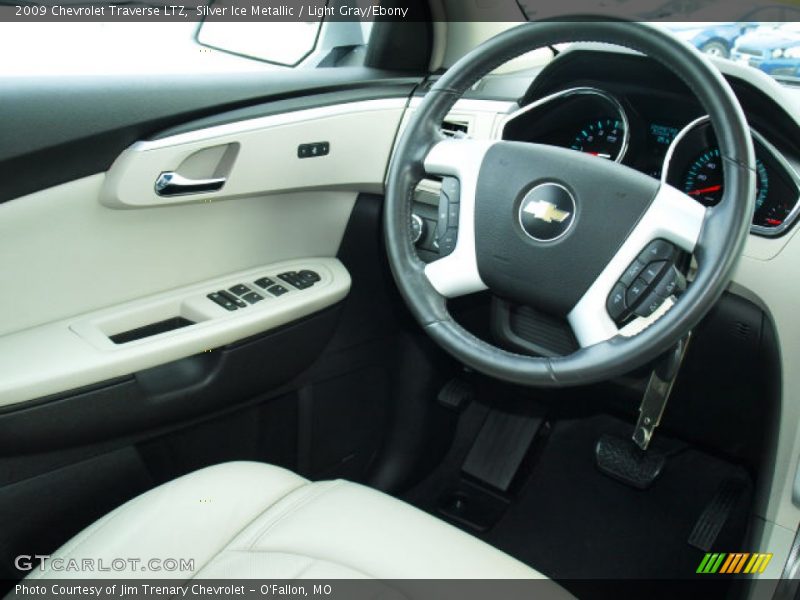 Silver Ice Metallic / Light Gray/Ebony 2009 Chevrolet Traverse LTZ
