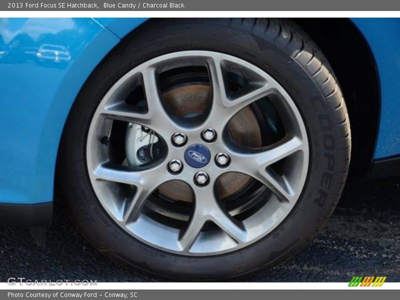 Blue Candy / Charcoal Black 2013 Ford Focus SE Hatchback