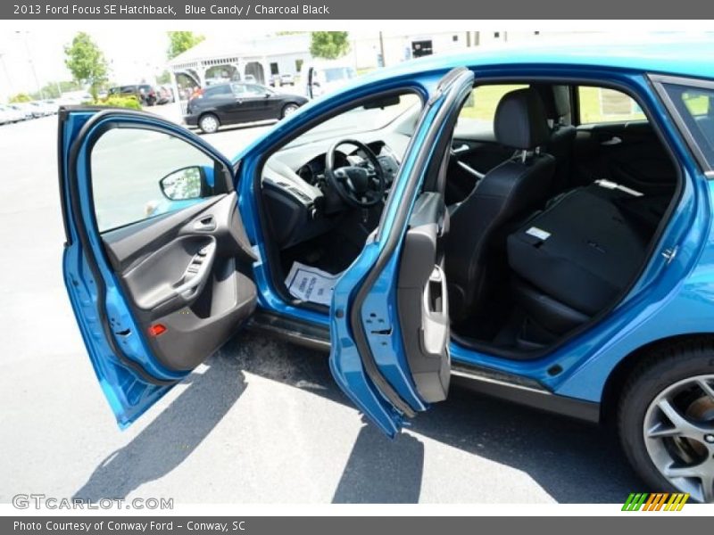 Blue Candy / Charcoal Black 2013 Ford Focus SE Hatchback