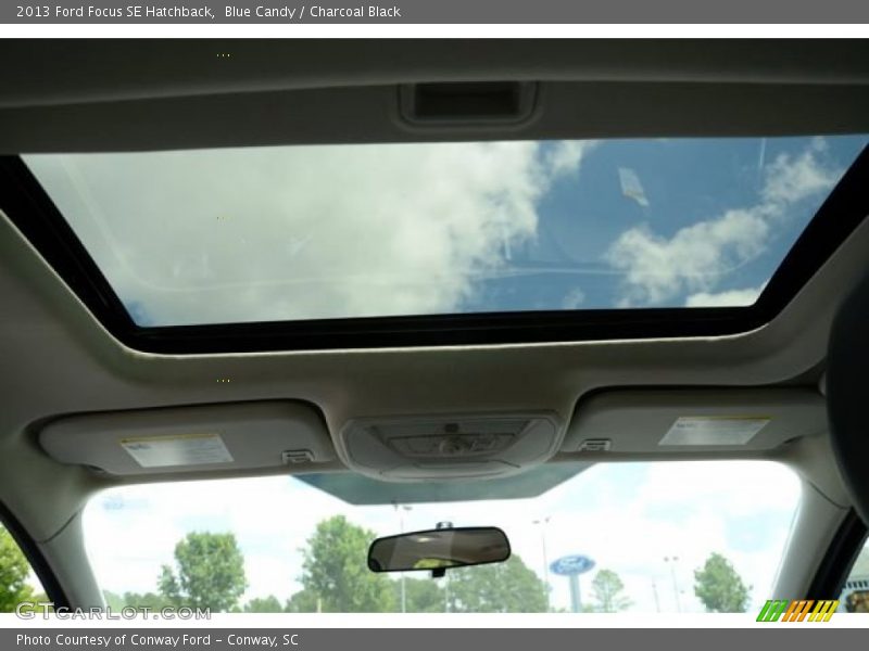 Blue Candy / Charcoal Black 2013 Ford Focus SE Hatchback