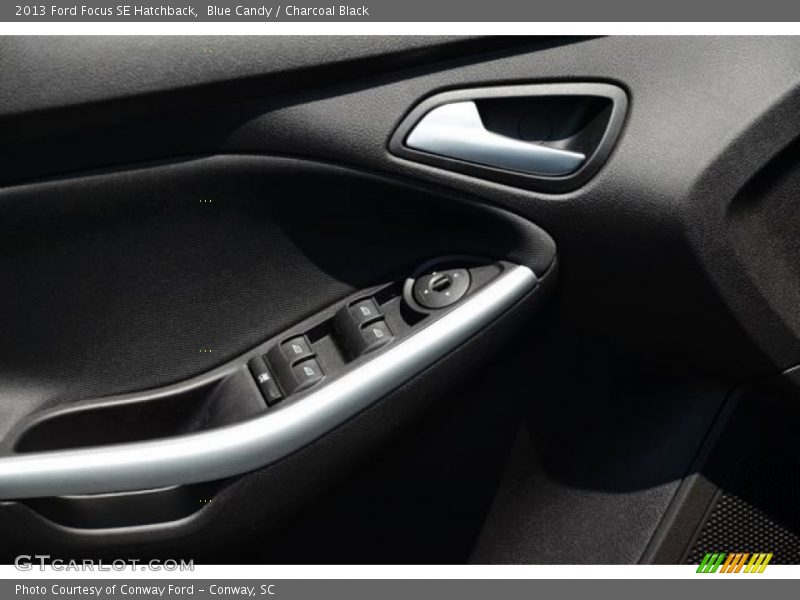 Blue Candy / Charcoal Black 2013 Ford Focus SE Hatchback