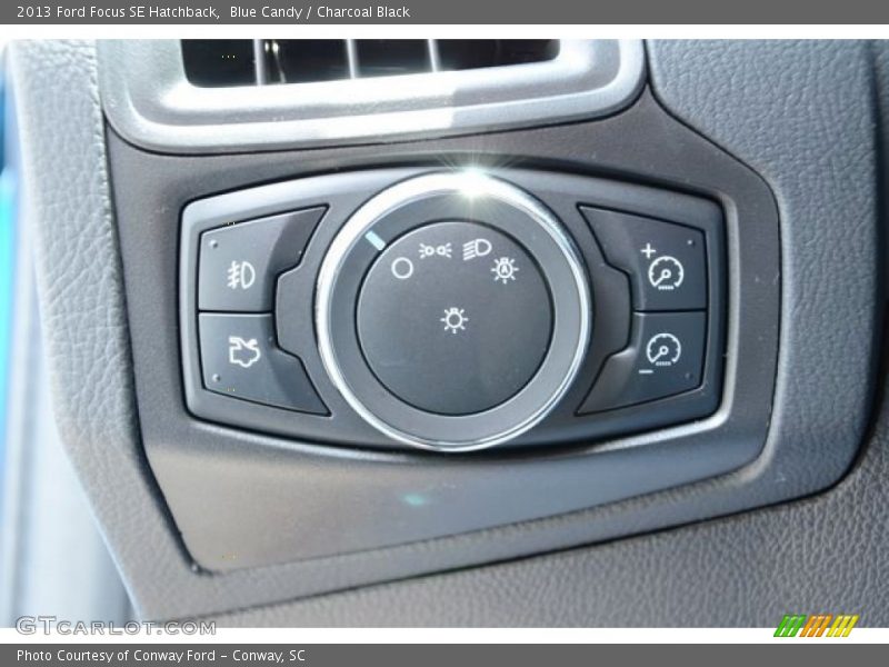 Blue Candy / Charcoal Black 2013 Ford Focus SE Hatchback