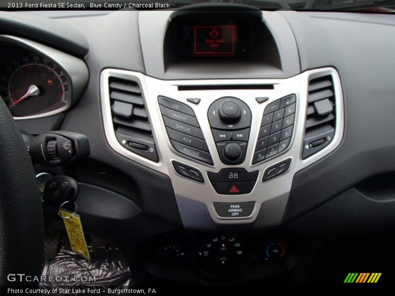 Blue Candy / Charcoal Black 2013 Ford Fiesta SE Sedan