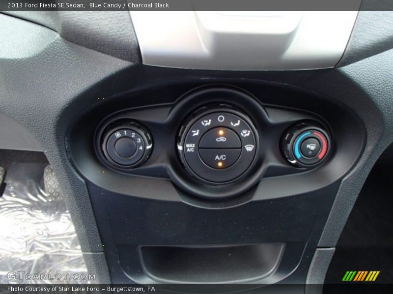 Blue Candy / Charcoal Black 2013 Ford Fiesta SE Sedan