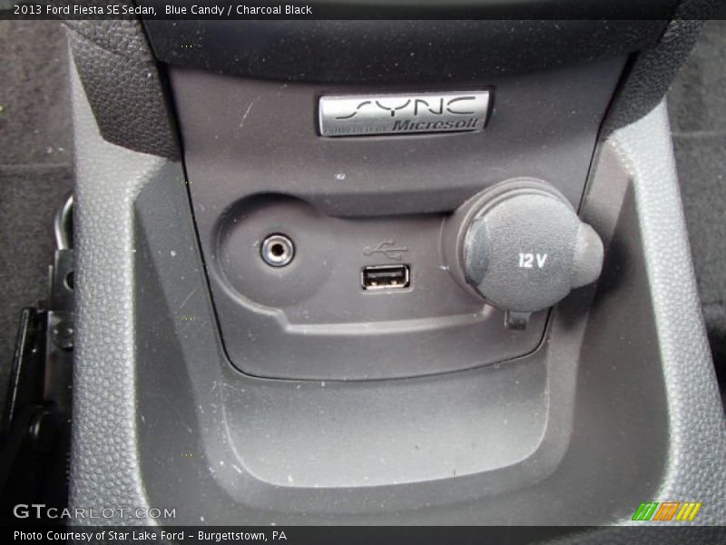 Blue Candy / Charcoal Black 2013 Ford Fiesta SE Sedan
