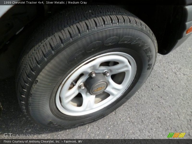 Silver Metallic / Medium Gray 1999 Chevrolet Tracker 4x4
