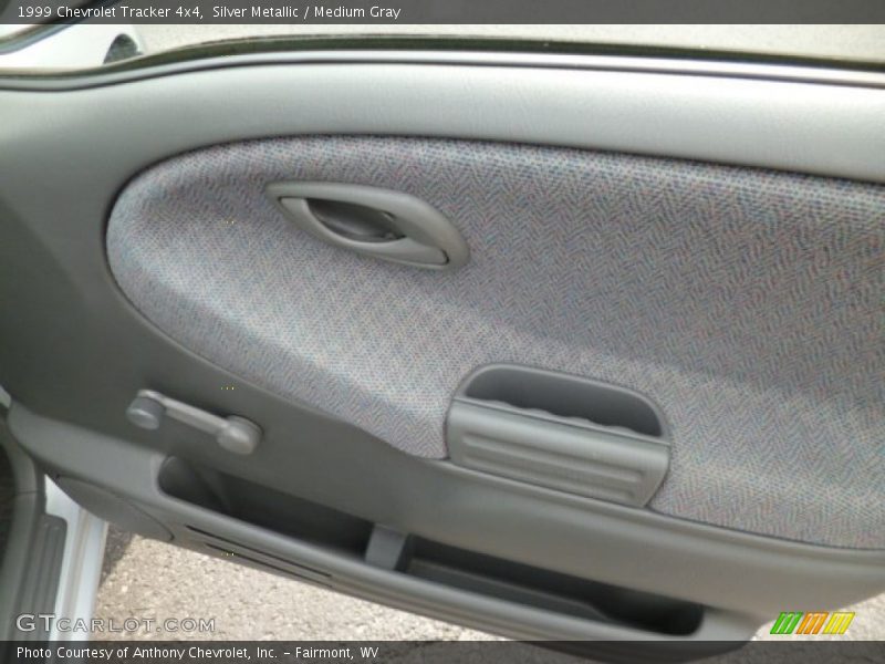 Silver Metallic / Medium Gray 1999 Chevrolet Tracker 4x4