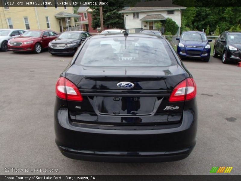 Tuxedo Black / Charcoal Black 2013 Ford Fiesta SE Sedan