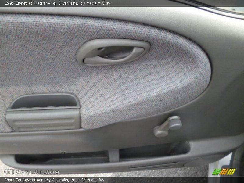 Silver Metallic / Medium Gray 1999 Chevrolet Tracker 4x4