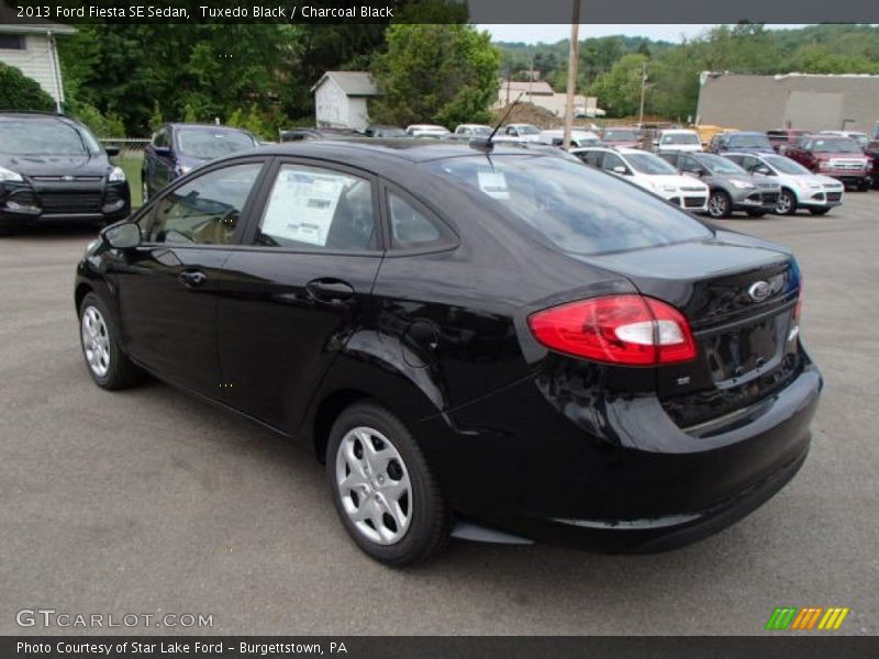 Tuxedo Black / Charcoal Black 2013 Ford Fiesta SE Sedan