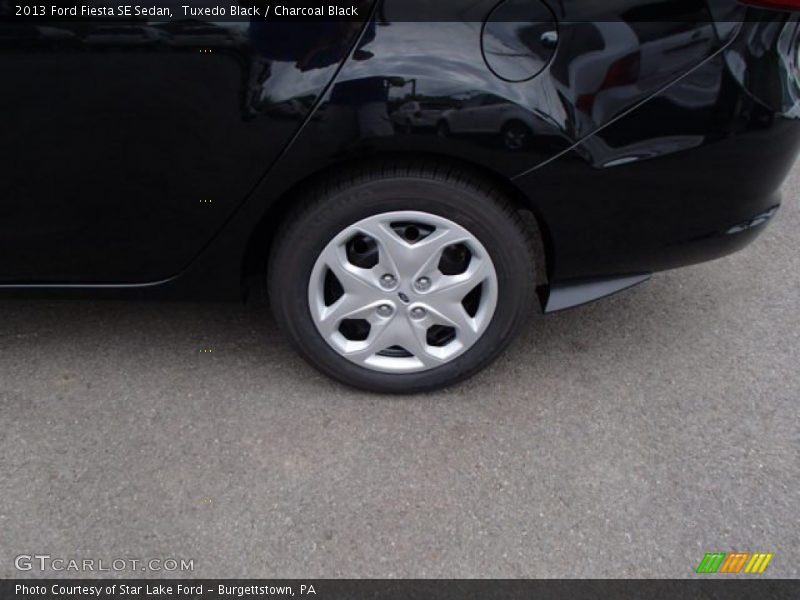 Tuxedo Black / Charcoal Black 2013 Ford Fiesta SE Sedan
