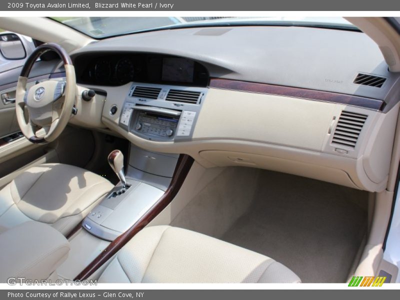 Dashboard of 2009 Avalon Limited
