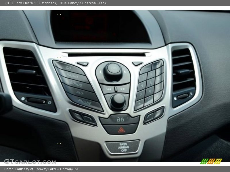 Blue Candy / Charcoal Black 2013 Ford Fiesta SE Hatchback