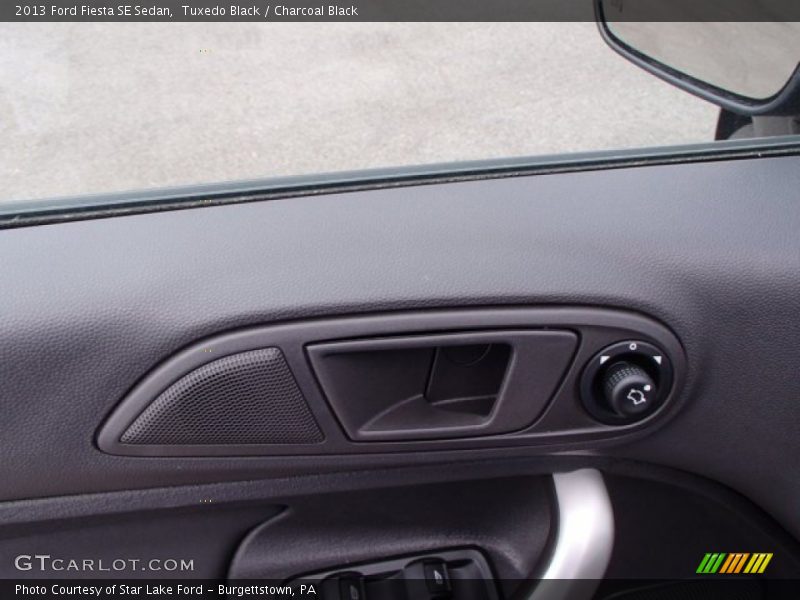Tuxedo Black / Charcoal Black 2013 Ford Fiesta SE Sedan