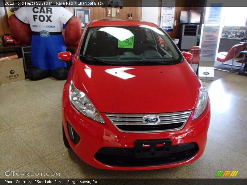 Race Red / Charcoal Black 2013 Ford Fiesta SE Sedan
