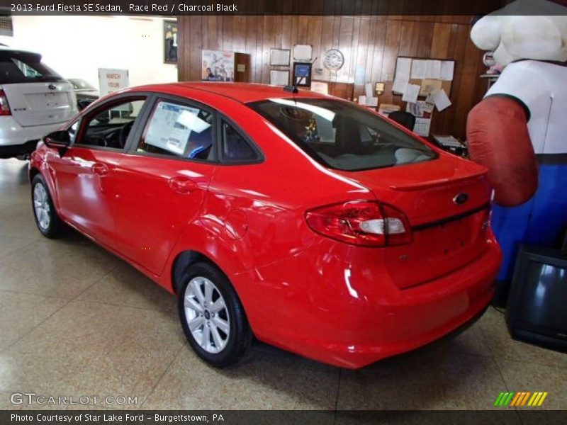 Race Red / Charcoal Black 2013 Ford Fiesta SE Sedan