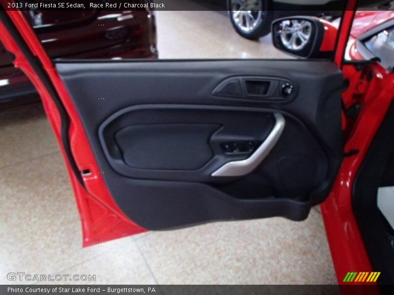 Race Red / Charcoal Black 2013 Ford Fiesta SE Sedan