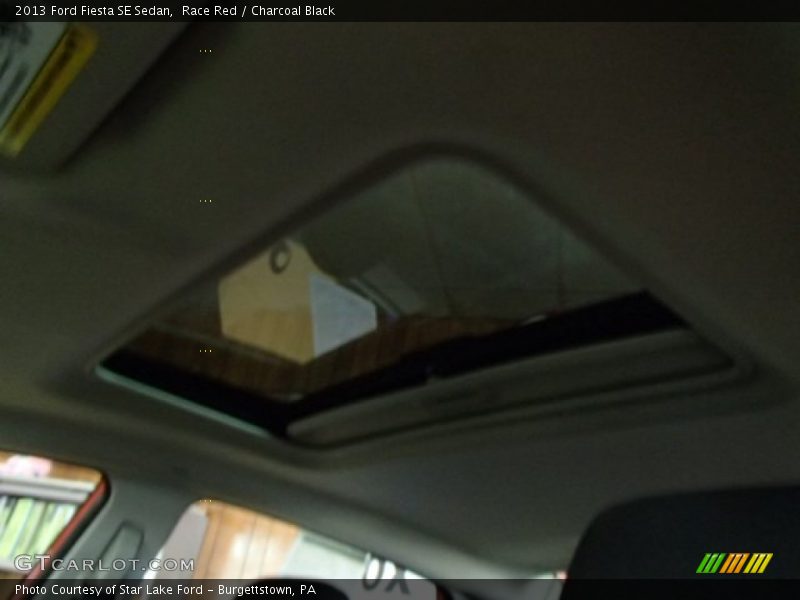 Race Red / Charcoal Black 2013 Ford Fiesta SE Sedan