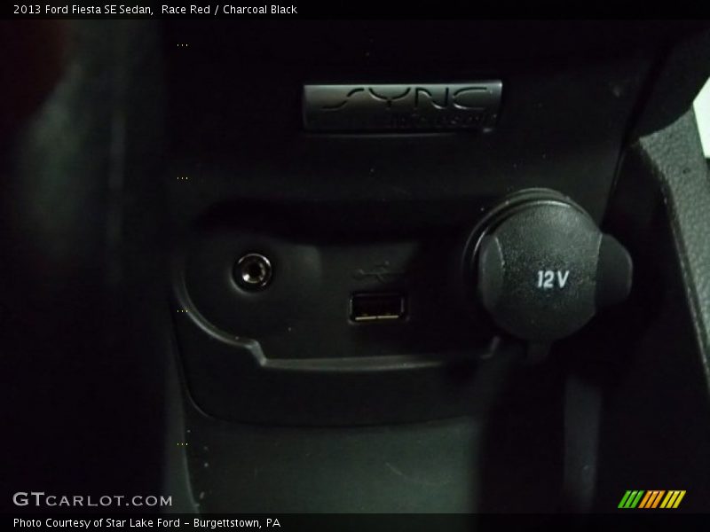 Race Red / Charcoal Black 2013 Ford Fiesta SE Sedan