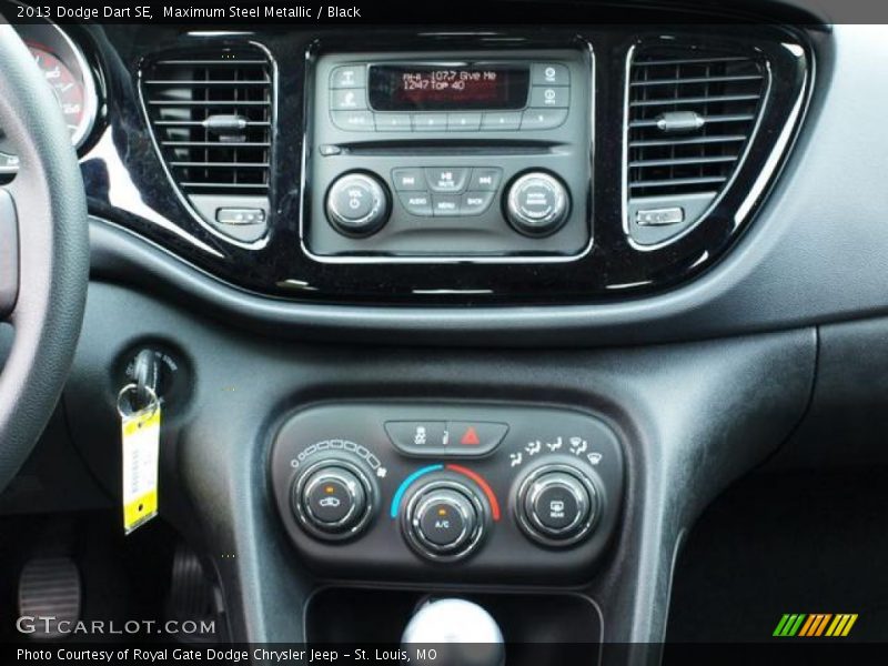 Maximum Steel Metallic / Black 2013 Dodge Dart SE