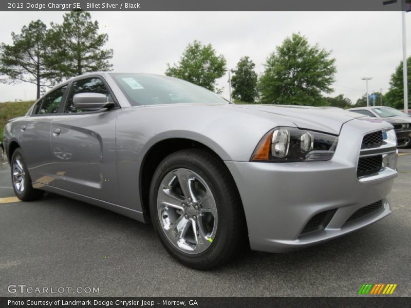 Front 3/4 View of 2013 Charger SE