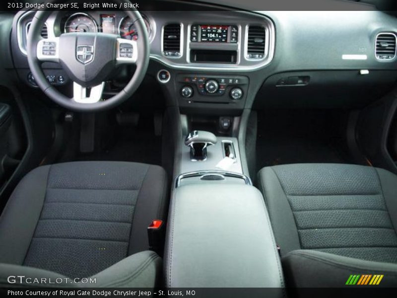 Bright White / Black 2013 Dodge Charger SE