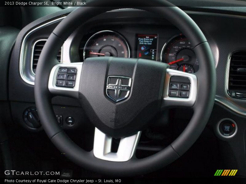 Bright White / Black 2013 Dodge Charger SE
