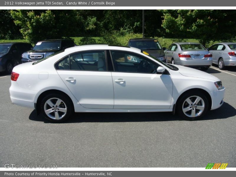 Candy White / Cornsilk Beige 2012 Volkswagen Jetta TDI Sedan