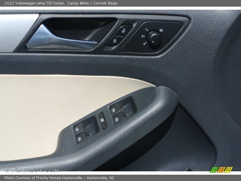 Candy White / Cornsilk Beige 2012 Volkswagen Jetta TDI Sedan