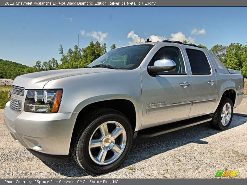 Front 3/4 View of 2013 Avalanche LT 4x4 Black Diamond Edition