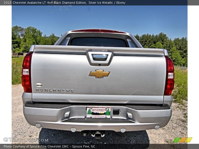 Silver Ice Metallic / Ebony 2013 Chevrolet Avalanche LT 4x4 Black Diamond Edition