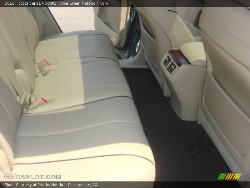 Aloe Green Metallic / Ivory 2010 Toyota Venza V6 AWD
