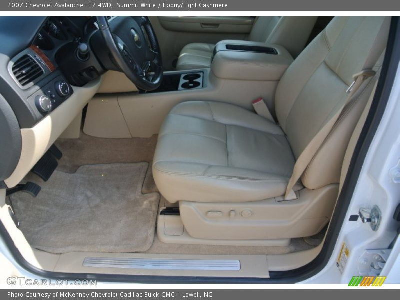 Summit White / Ebony/Light Cashmere 2007 Chevrolet Avalanche LTZ 4WD