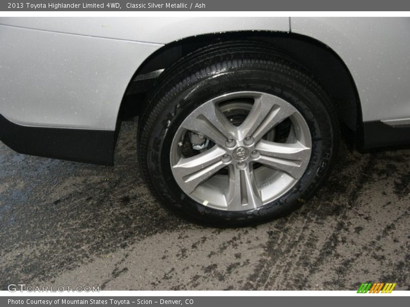Classic Silver Metallic / Ash 2013 Toyota Highlander Limited 4WD
