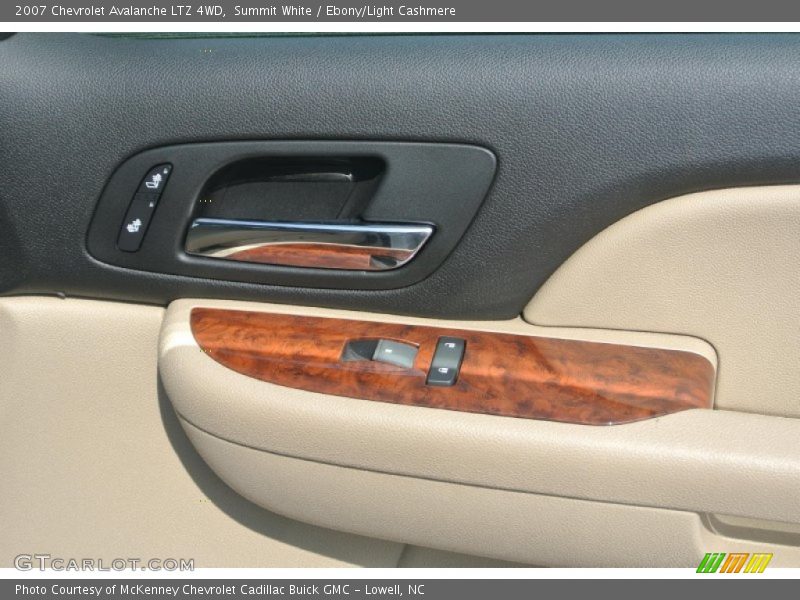 Summit White / Ebony/Light Cashmere 2007 Chevrolet Avalanche LTZ 4WD