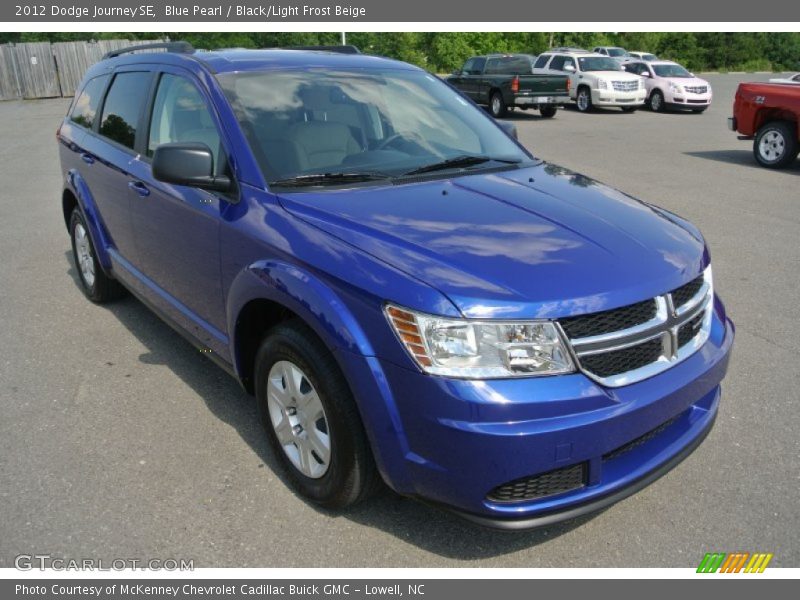 Front 3/4 View of 2012 Journey SE