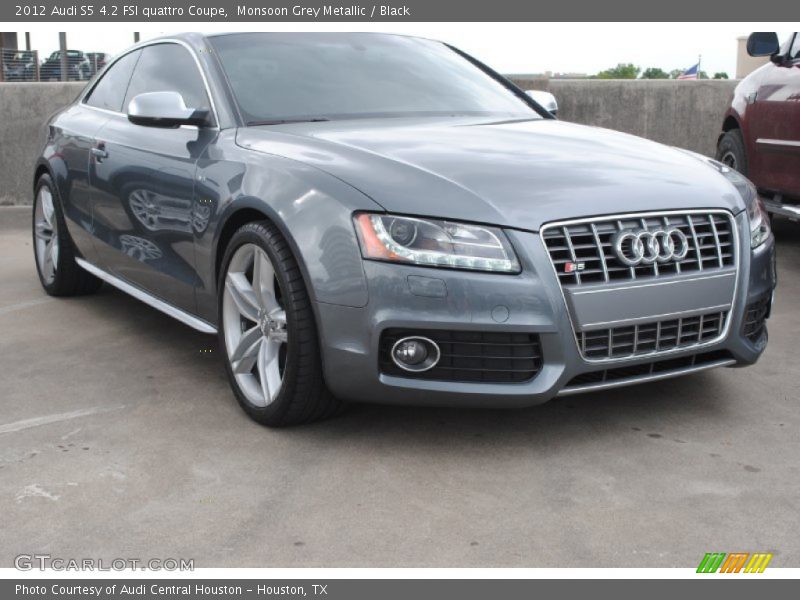 Front 3/4 View of 2012 S5 4.2 FSI quattro Coupe